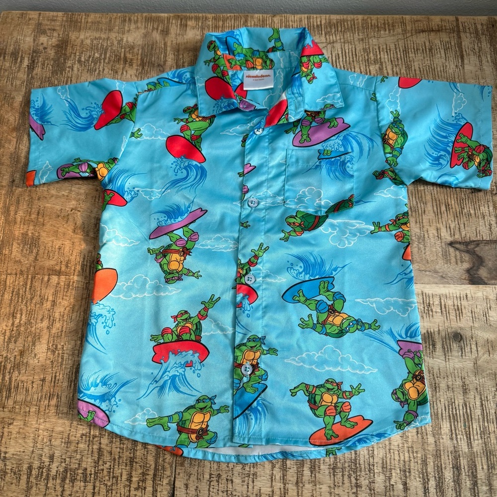 Ninja Turtles Surfing Cool Shirt. EUC. Size 6.